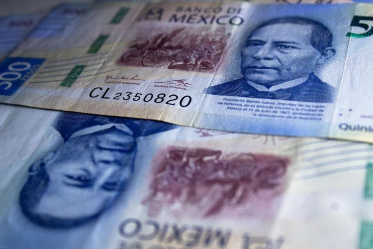 Imagen de billetes de pesos mexicanos